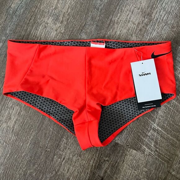 Nike Women Hydralock Fusion Cheeky Kickshort-Size Medium - Picture 1 of 9